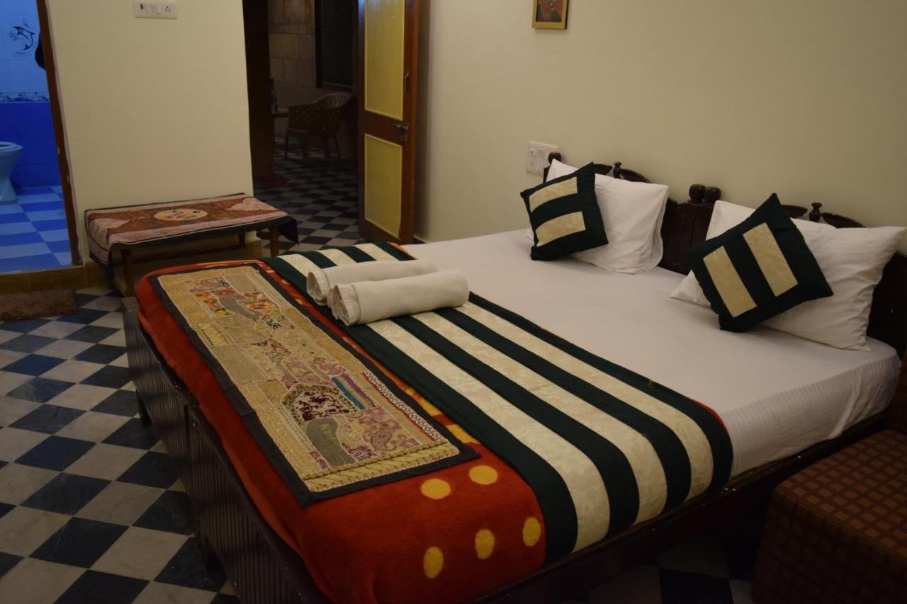Hotel Renuka Джайсалмер Экстерьер фото