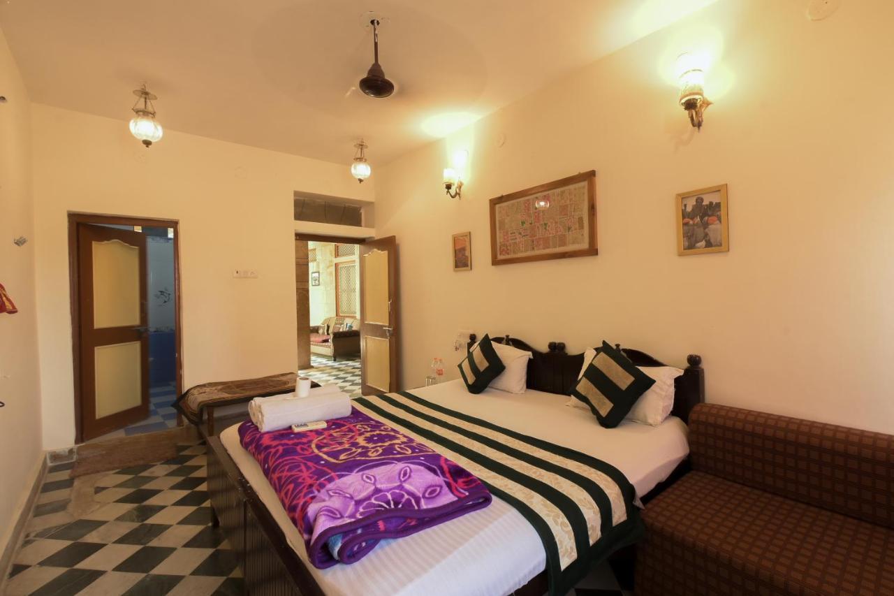 Hotel Renuka Джайсалмер Экстерьер фото