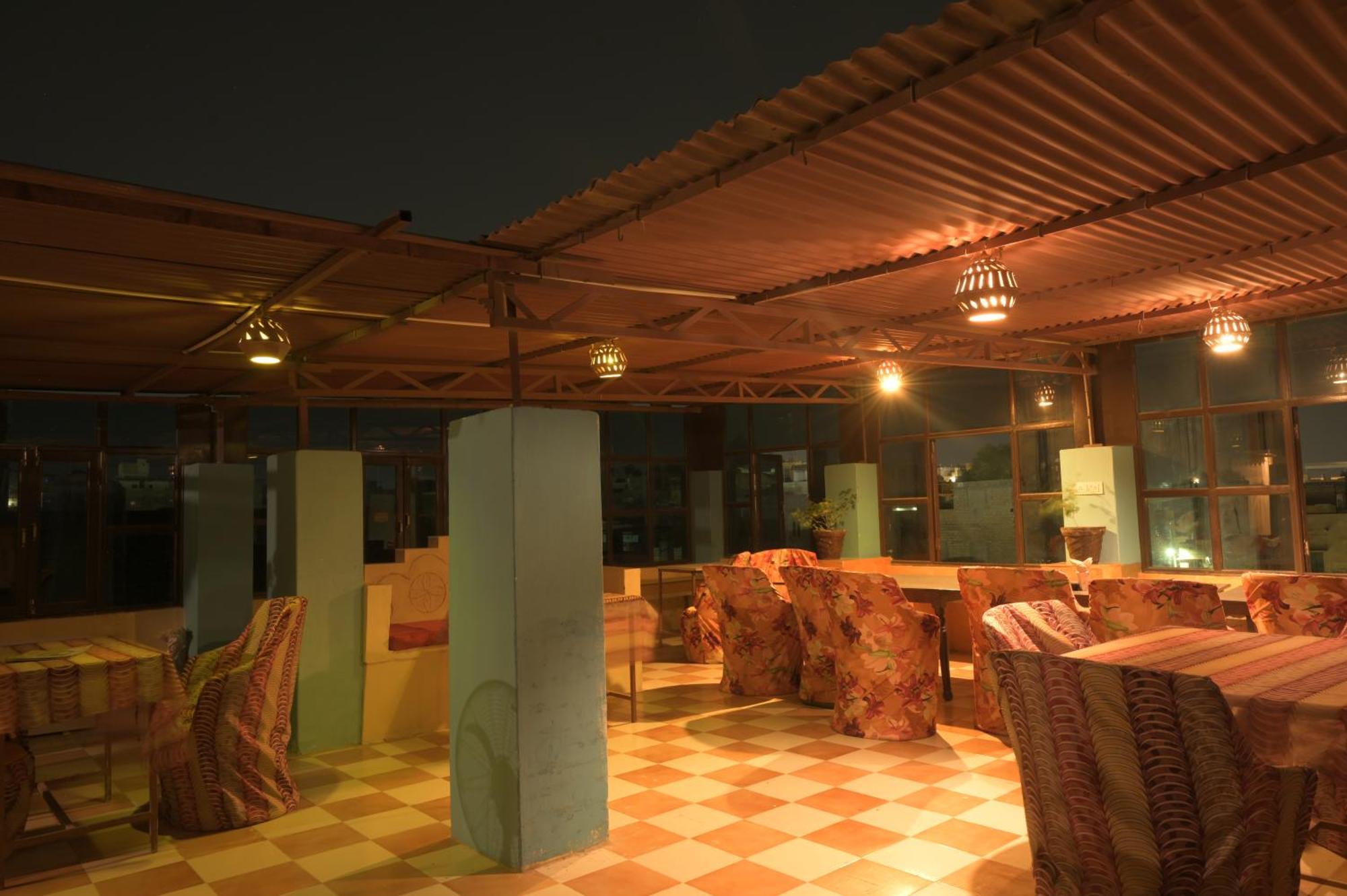 Hotel Renuka Джайсалмер Экстерьер фото