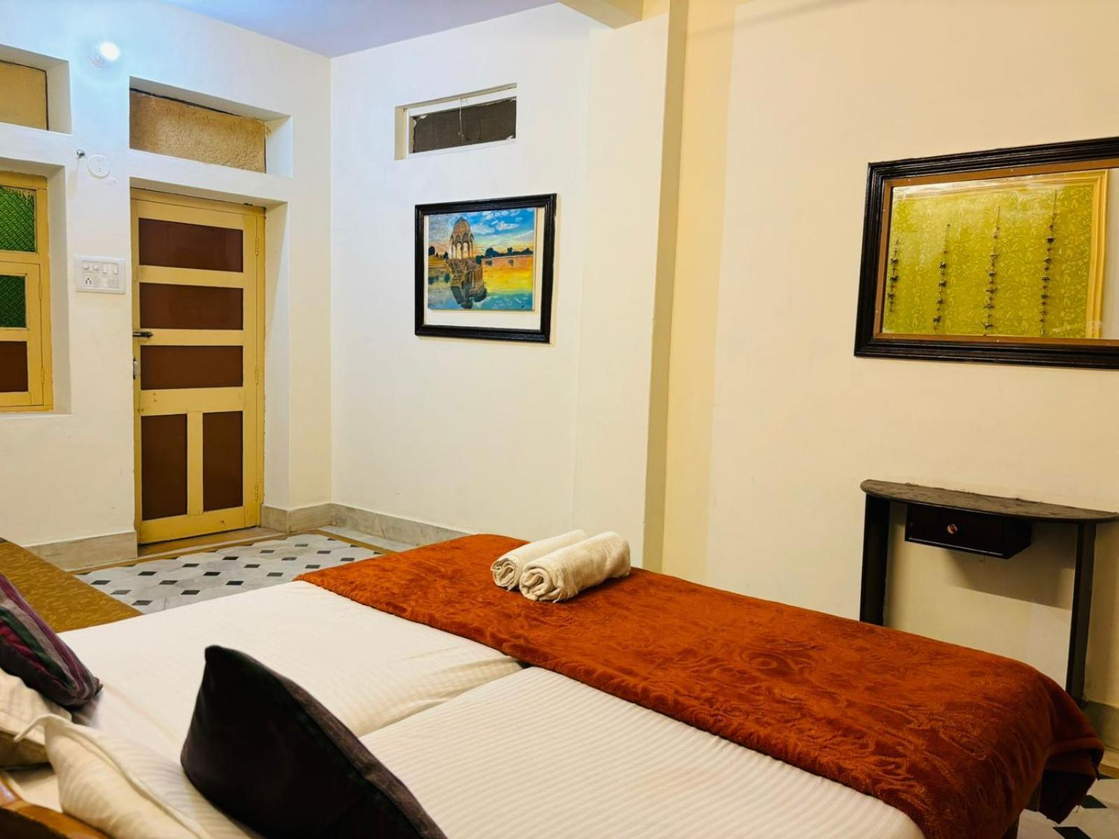 Hotel Renuka Джайсалмер Экстерьер фото