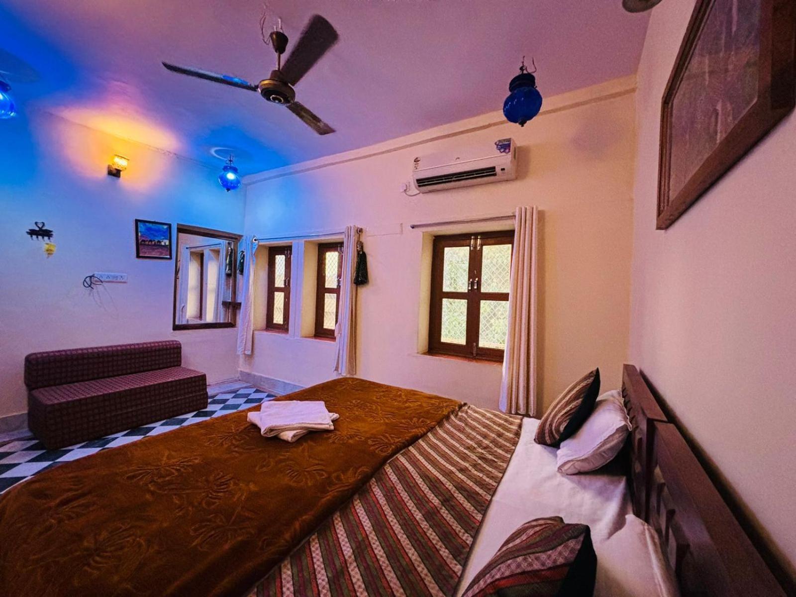 Hotel Renuka Джайсалмер Экстерьер фото